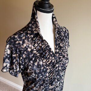 Reitmans brown black short sleeved buttoned ruched shirt